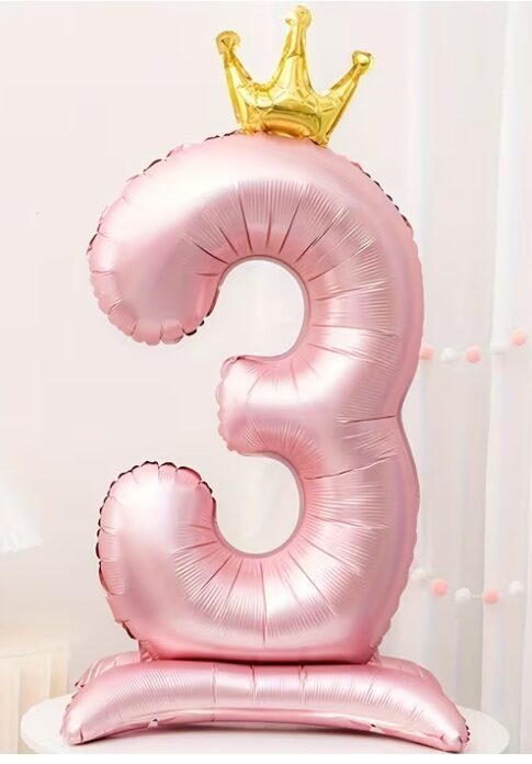 Folijas cipars "3" rozā ar kroni  stāvošs ar gaisu